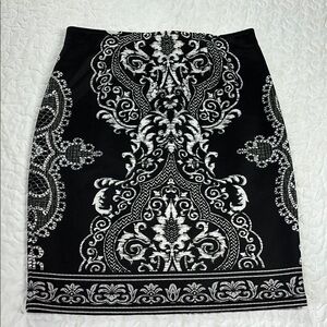 Valerie Stevens Black White Elastic Waist Knee Length Straight Skirt sz medium